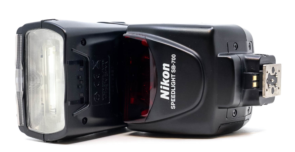 Flash Nikon SB-700 Speedlight (location)