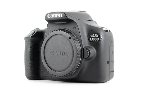 KIT : Canon 1300D + Canon EF-S 18-55mm f/3.5-5.6 III (location)