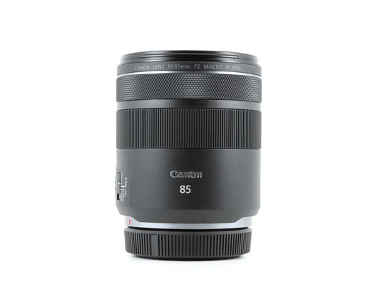 Canon RF 85mm f/2 Macro IS STM (location)