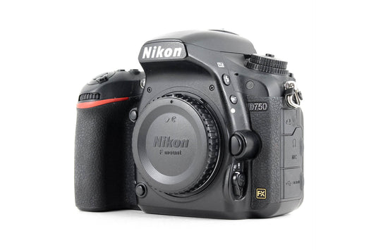 Boitier Nikon D750 réflex numérique (location)