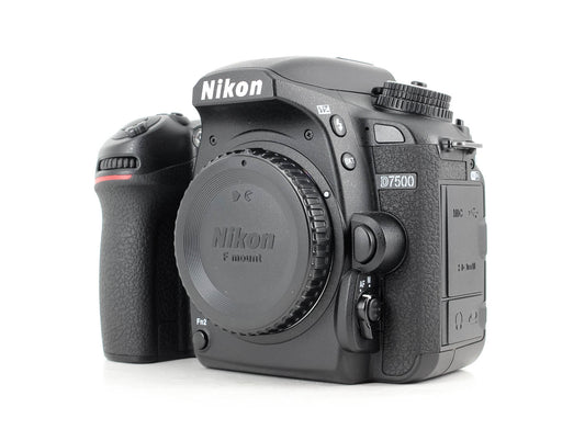 Boitier Nikon D7500 réflex numérique (location)