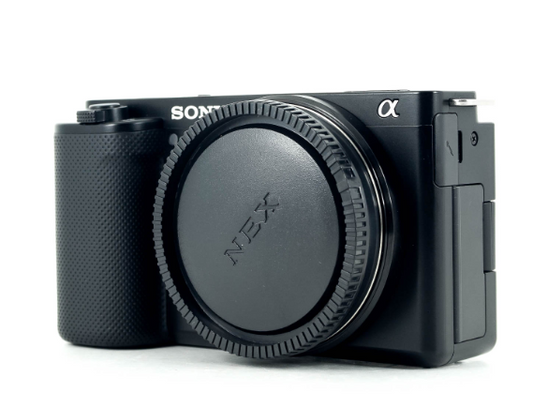Sony ZV-E10 + Sony E 18-135mm f/3.5-5.6 OSS  (location)